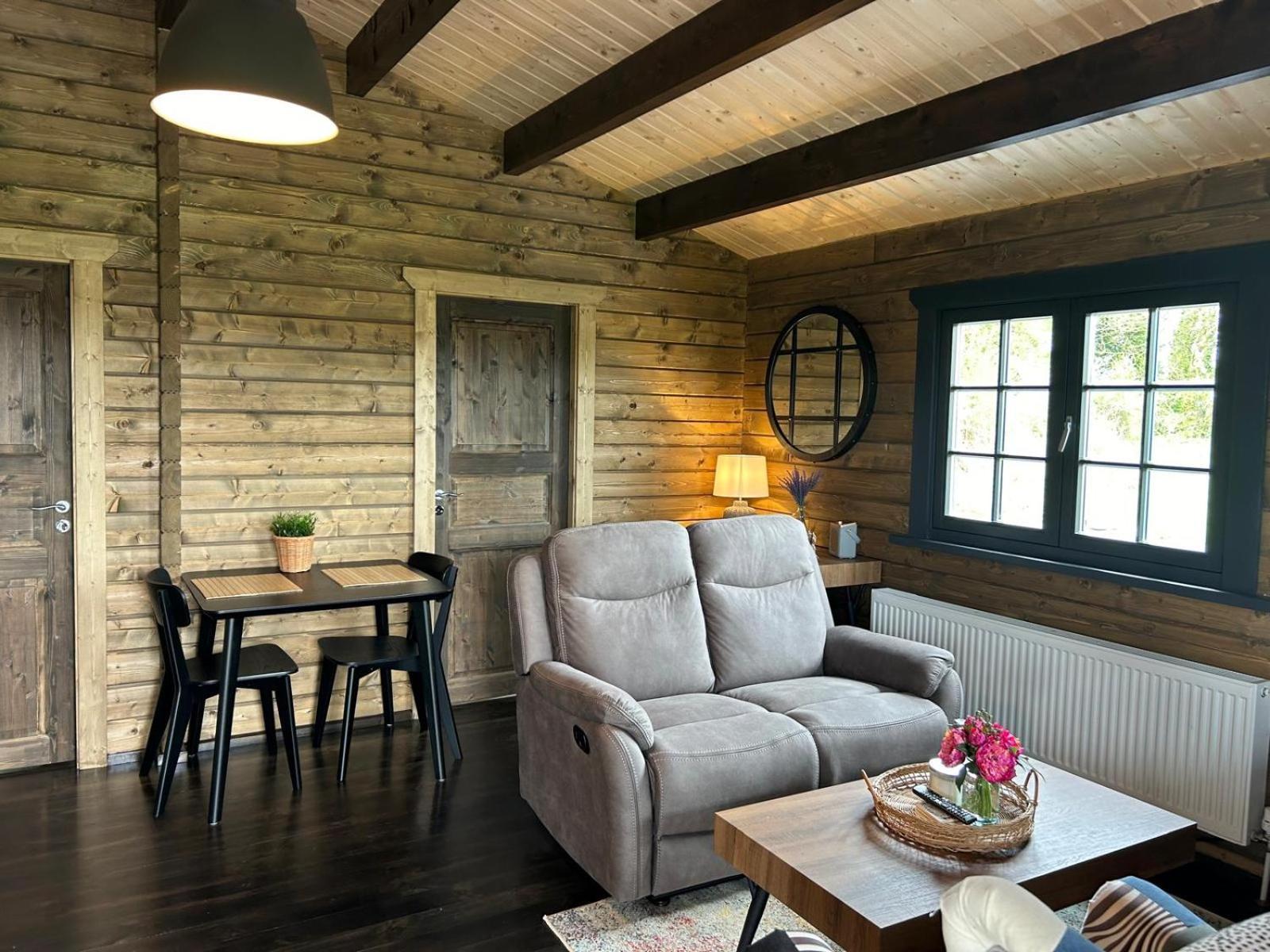 Little Rock Retreat Log Cabin With Hot Tub Castletown Gheoghegan Εξωτερικό φωτογραφία