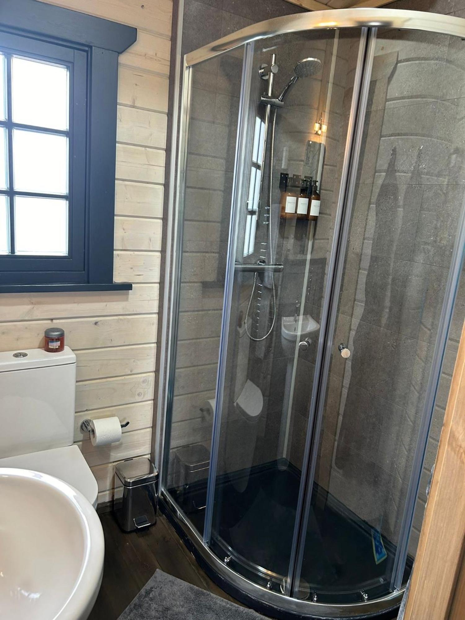 Little Rock Retreat Log Cabin With Hot Tub Castletown Gheoghegan Εξωτερικό φωτογραφία