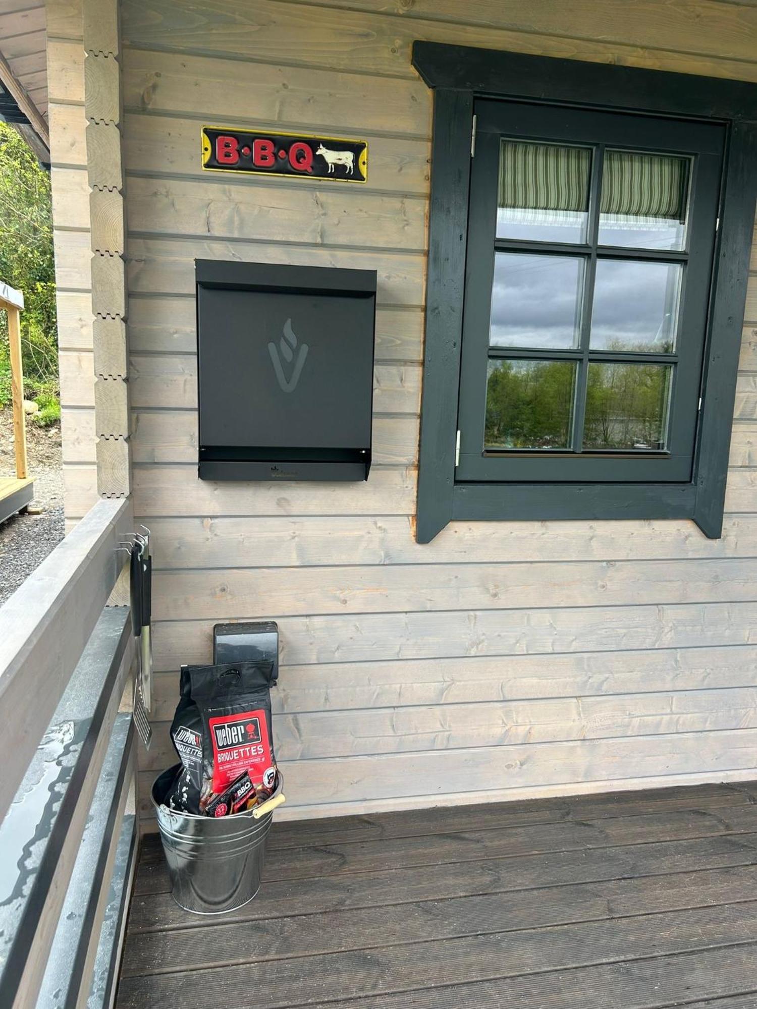 Little Rock Retreat Log Cabin With Hot Tub Castletown Gheoghegan Εξωτερικό φωτογραφία