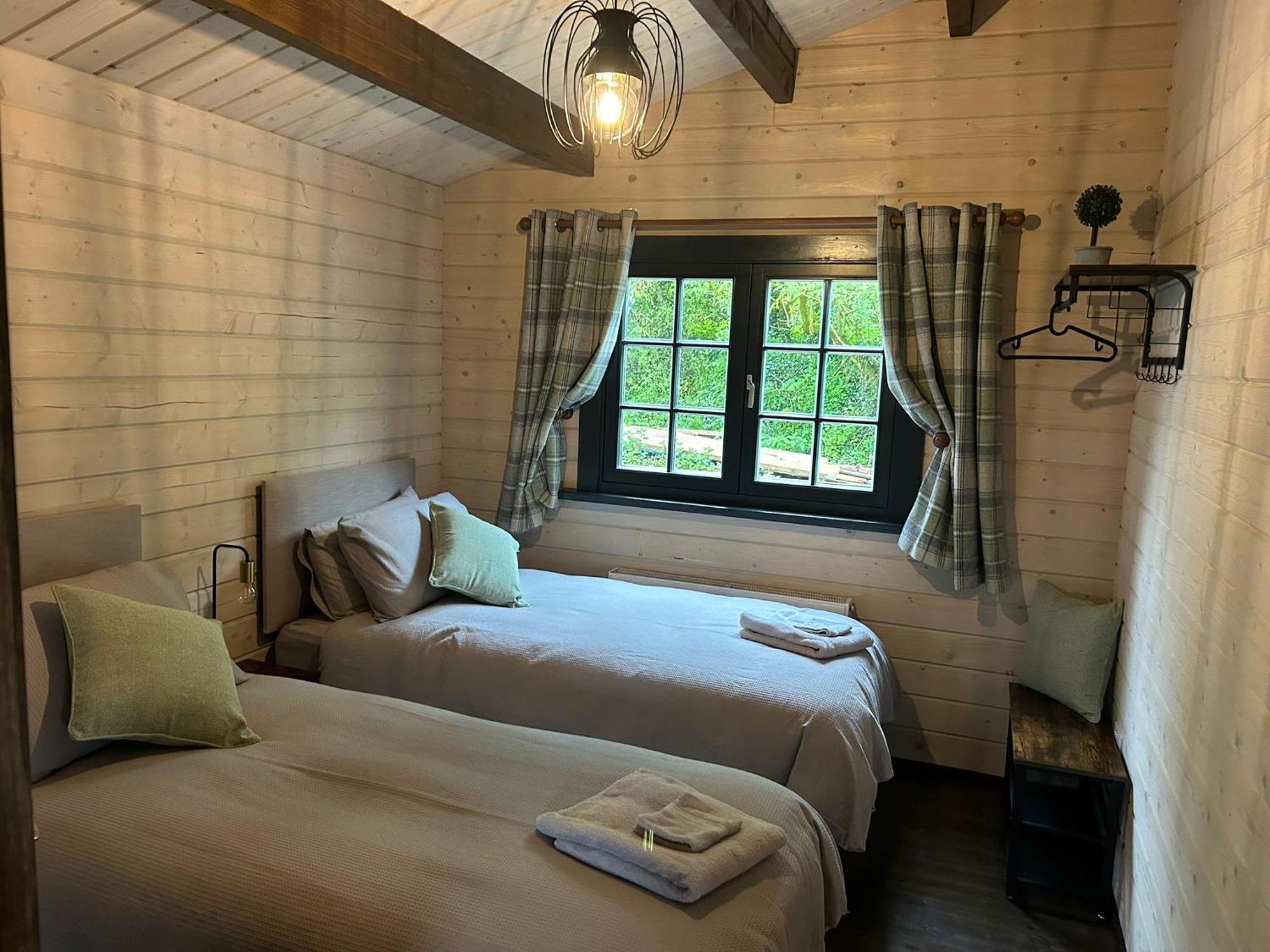 Little Rock Retreat Log Cabin With Hot Tub Castletown Gheoghegan Εξωτερικό φωτογραφία