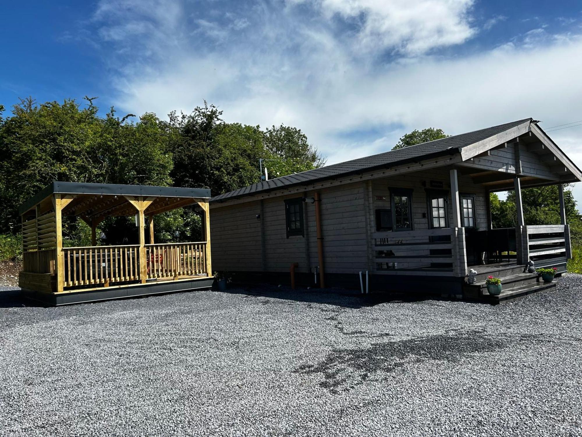 Little Rock Retreat Log Cabin With Hot Tub Castletown Gheoghegan Εξωτερικό φωτογραφία