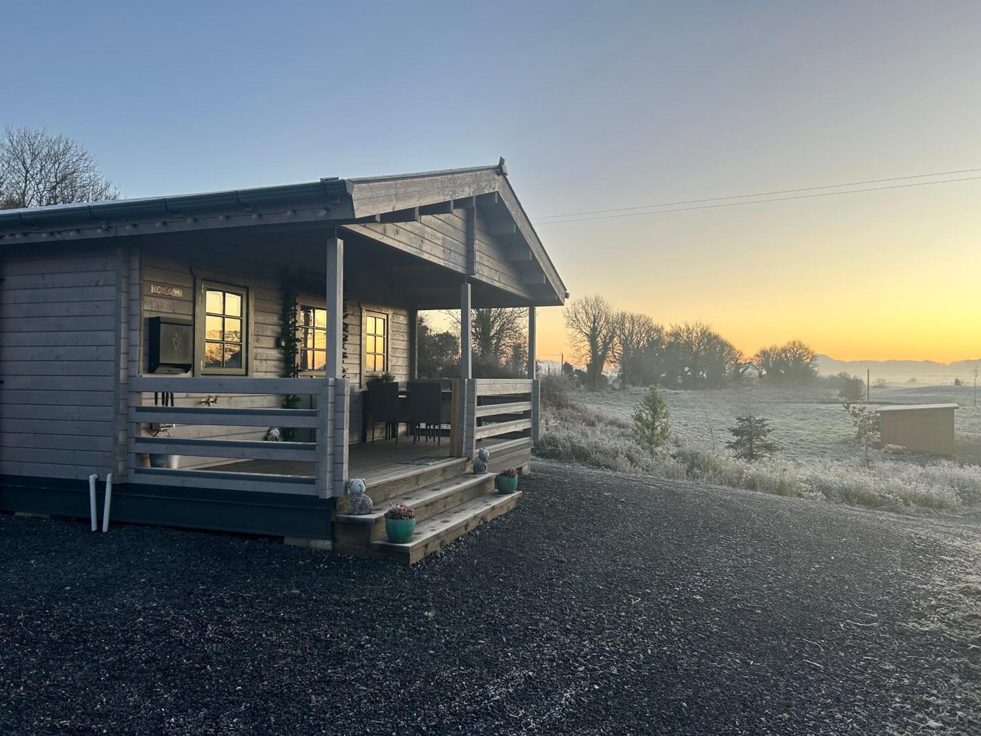 Little Rock Retreat Log Cabin With Hot Tub Castletown Gheoghegan Εξωτερικό φωτογραφία