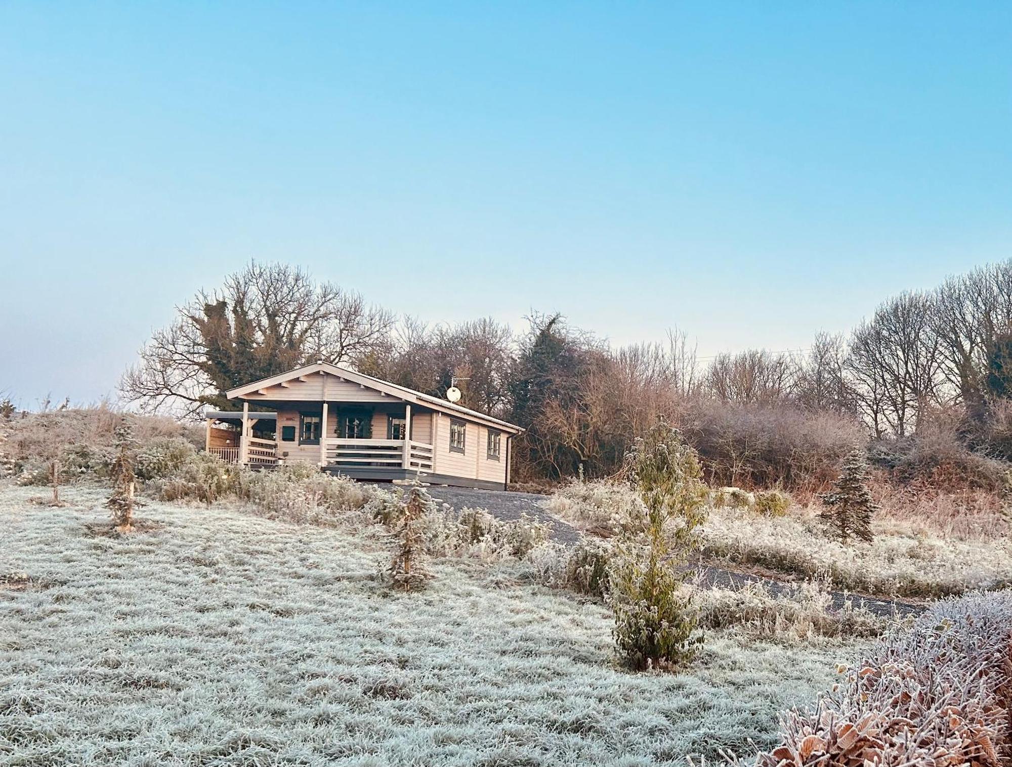 Little Rock Retreat Log Cabin With Hot Tub Castletown Gheoghegan Εξωτερικό φωτογραφία