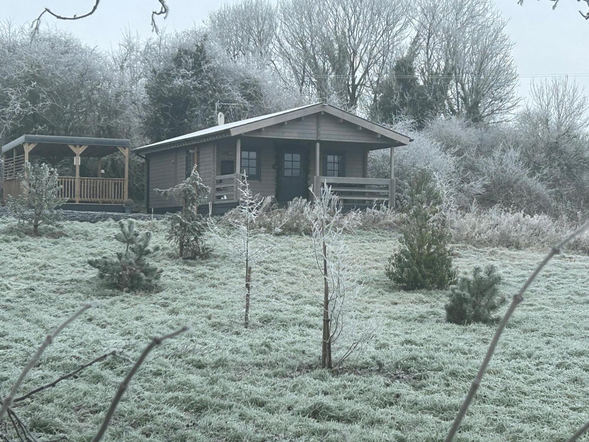 Little Rock Retreat Log Cabin With Hot Tub Castletown Gheoghegan Εξωτερικό φωτογραφία